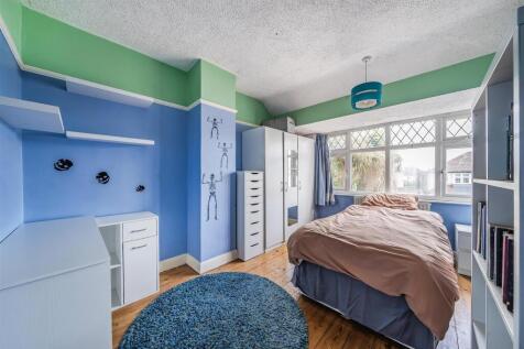 Barton Way - Bed 1a.jpg
