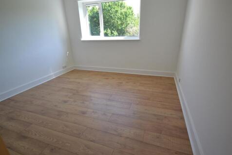 76 Sycamore Rd - Bed 1.JPG
