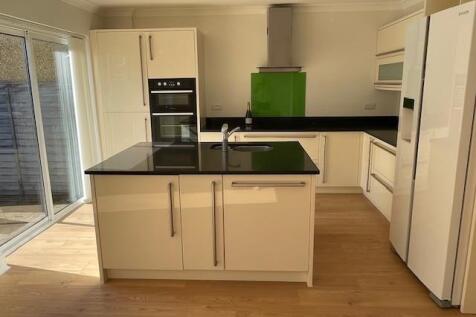 Kitchen 1.jpg