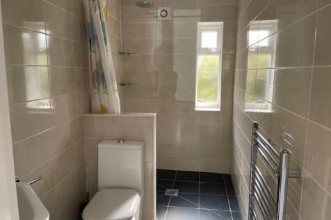 Downstairs shower room 1.jpg