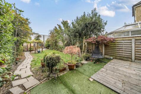 Links Way - Garden.jpg