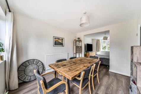 Links Way - Dining room.jpg