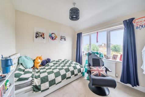 Beechcroft Avenue - Bed 2.jpg