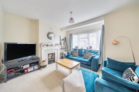 Beechcroft Avenue - Lounge 2.jpg