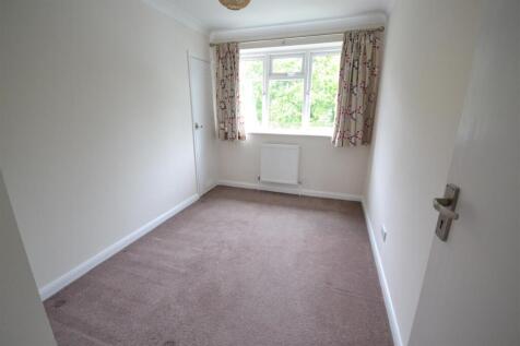 214b Watford Rd bed 2.JPG