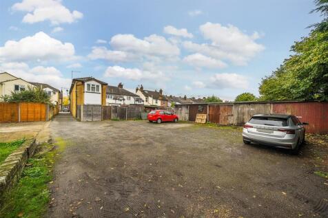 New Road - Parking area.jpg