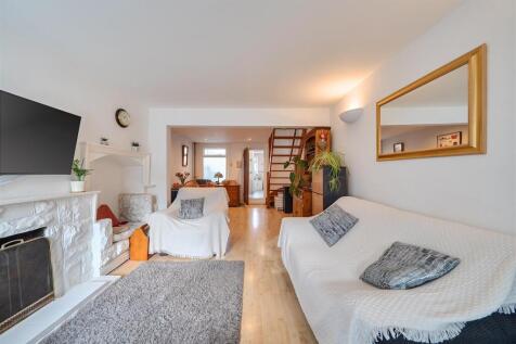 New Road - Lounge diner.jpg