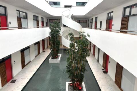 Korda House - Communal Hallway.jpg