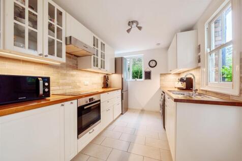 Cassiobridge Road - kitchen.JPG