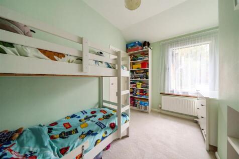 Cassiobridge Road - bed 2.JPG