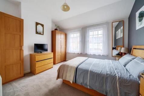 Cassiobridge Road - bed 1b.JPG