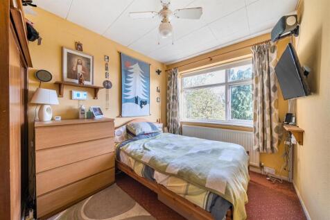 Durrants Drive - Bed 4.jpg