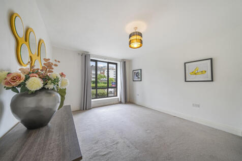7 - bedroom