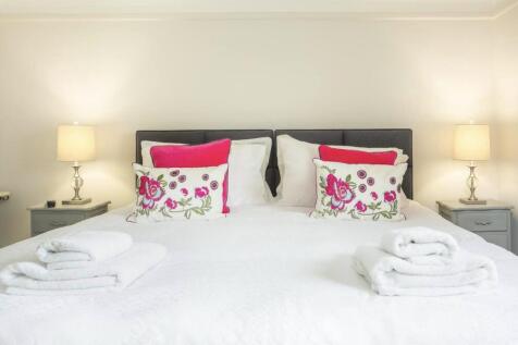 Master bedroom3.jpg