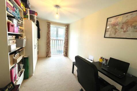 bedroom2.jpg