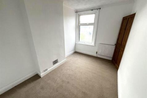 bedroom 3.jpg
