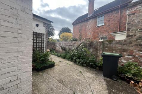 courtyard 2.jpg