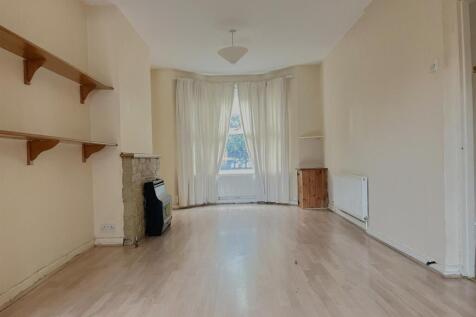 living room 1.jpg