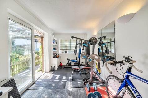 1353412-11-68c844...