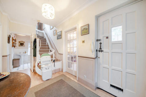 1373751-15-691606...