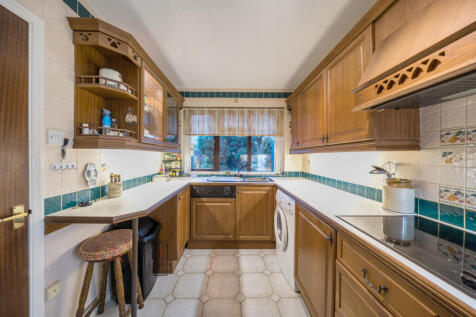 1384685-1-6924889...