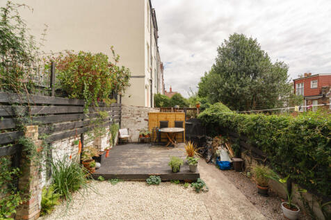 Garden Flat - Garden