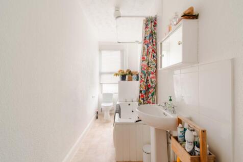 Top Floor Flat - Bathroom