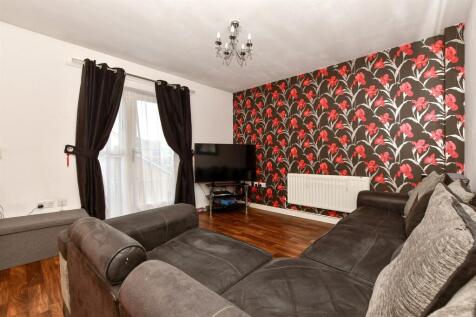 Kitchen / Lounge