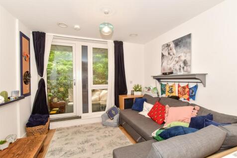 Lounge/Kitchen