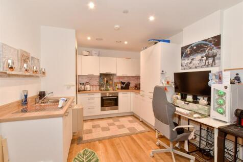 Lounge/Kitchen