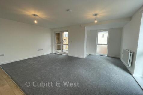 Lounge/Dining Area
