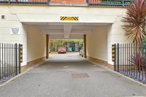 Driveway/Parking