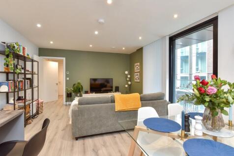 Lounge/ Kitchen