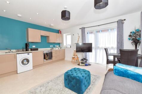Lounge/ Kitchen