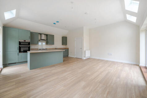 Kitchen / Lounge