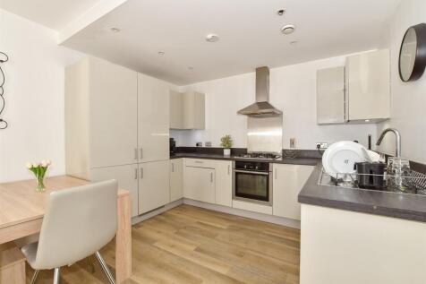 Lounge/Kitchen