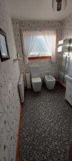 Family Showerroom 1.jpg