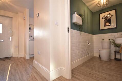 Hall / W.C
