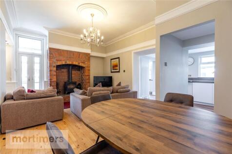 Sitting/Dining Room