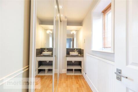 Walk-In-Wardrobe