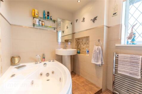 Fanily Bathroom