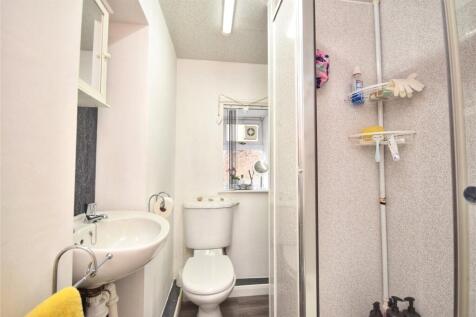21 B Apt Shower Room