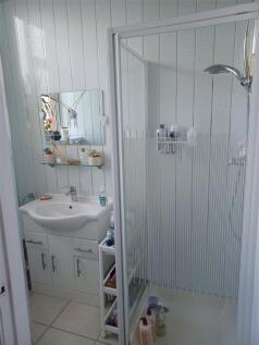 21a Apt Shower Room