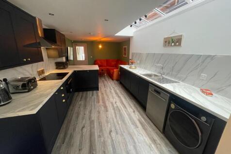Kitchen 4.jpg