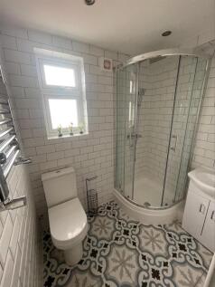 En-suite 2.jpg