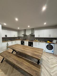 WhatsApp Image 2025-11-19 at 11.06.01_c13a33b3.jpg