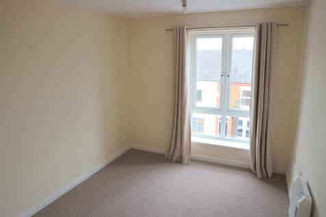 Bedroom 2 (Main)