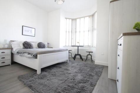 Ensuite Room 1 (Main)