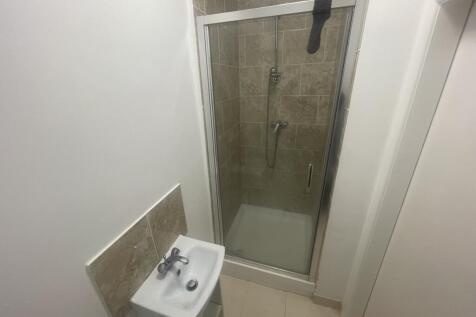 Room 1 Bathroom 0.5