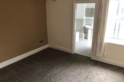 Bedroom 1 (Main)